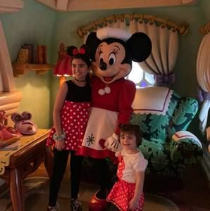 Meet your Posher, Parisa